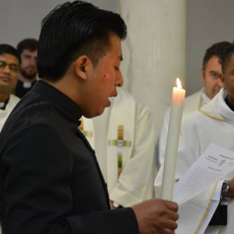 Bro. Antonio (Guatemala) proffeses the Vows for life before Fr. General. (2016)